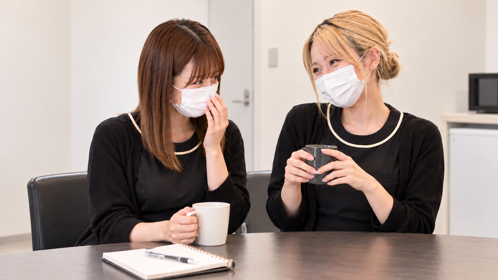 会話をするmoteteスタッフ